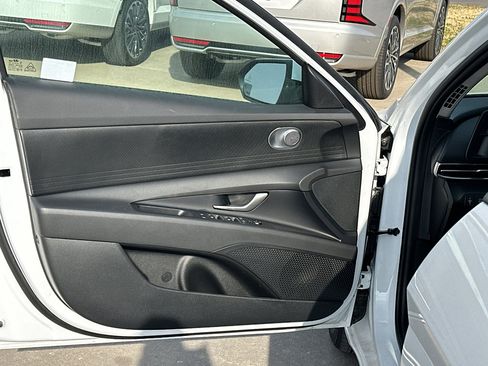 New 2025 Hyundai Elantra Blue image 10