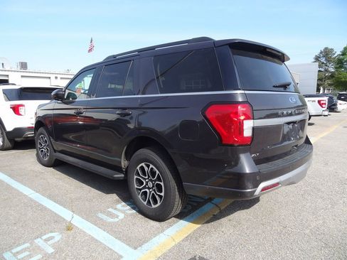 Used 2024 Ford Expedition XLT image 5