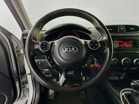 Used 2016 Kia Soul Base image 11