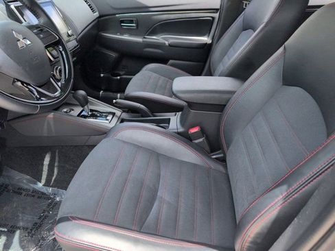 Used 2025 Mitsubishi Outlander Sport AWD image 24