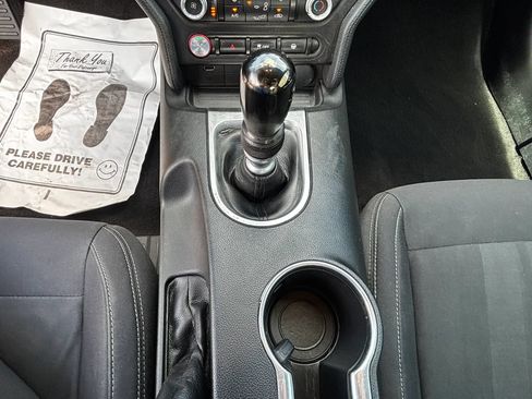 Used 2019 Ford Mustang Coupe RWD image 11