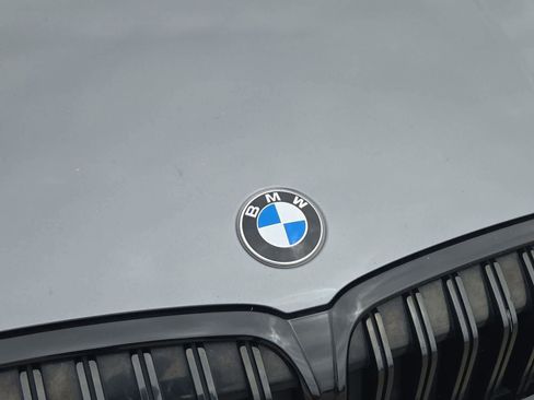 Used 2023 BMW 330i Sedan w/ M Sport Package RWD image 10
