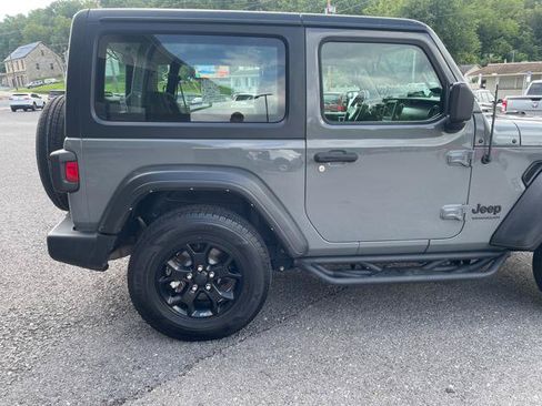 Used 2022 Jeep Wrangler Sport AWD/4WD image 8