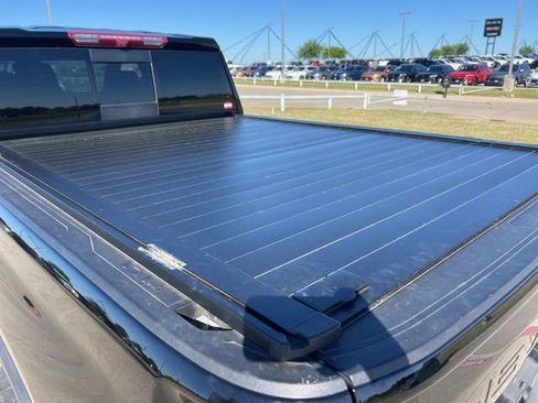 Used 2024 Chevrolet Silverado 2500 LT w/ Midnight Edition image 6