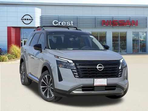 New 2026 Nissan Pathfinder Platinum FWD image 1