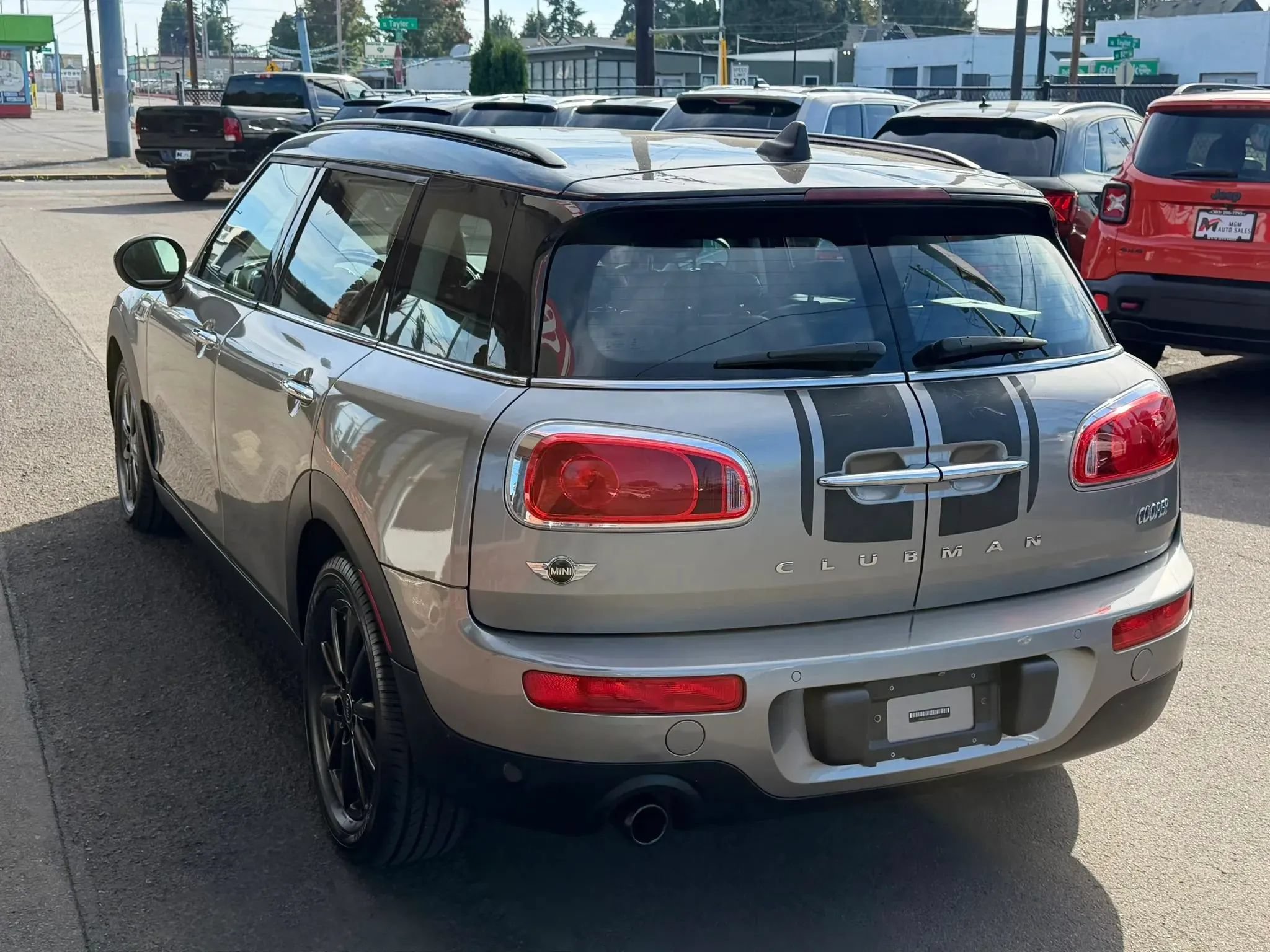 Used 2017 MINI Cooper Clubman ALL4 AWD/4WD image 5
