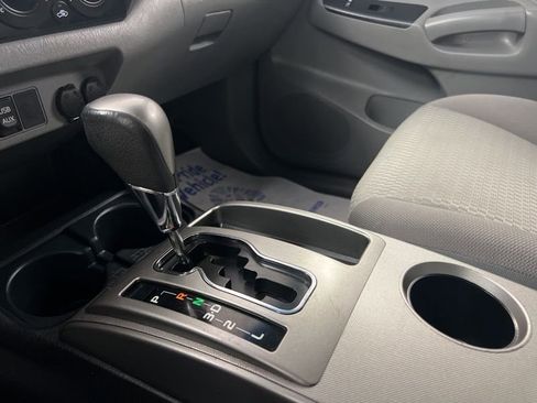 Used 2014 Toyota Tacoma 4x4 Access Cab image 24