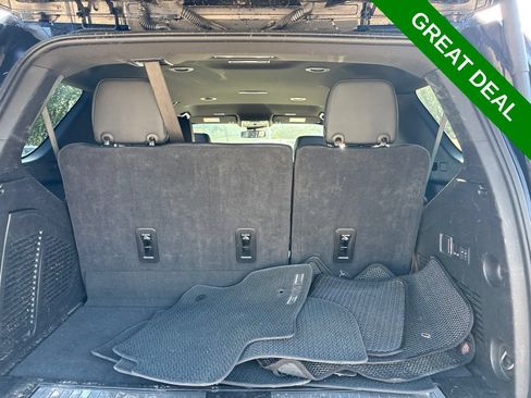 Used 2025 GMC Yukon Denali AWD/4WD image 9