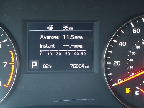 Used 2017 Kia Cadenza Premium w/ Luxury Package FWD image 31