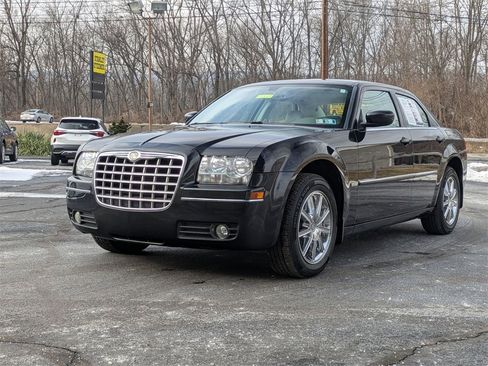 Used 2009 Chrysler 300 Touring image 1