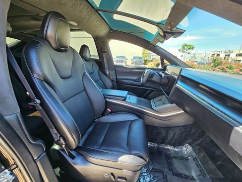 Used 2022 Tesla Model X Plaid image 38