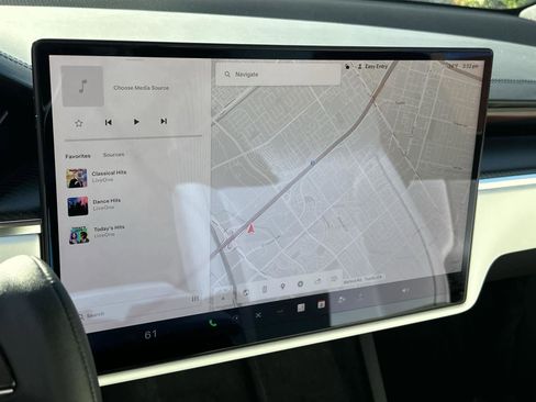 Used 2023 Tesla Model X Plaid image 17