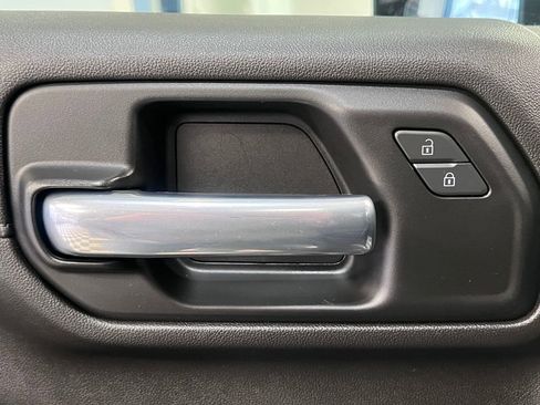 Used 2022 Chevrolet Silverado 2500 LT w/ Z71 Off-Road Package image 33