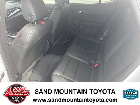 Used 2025 Chevrolet Trax RS FWD image 14