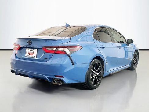 Used 2024 Toyota Camry SE FWD image 4