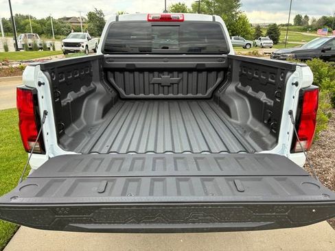 New 2026 Chevrolet Colorado ZR2 w/ Technology Package AWD/4WD image 16