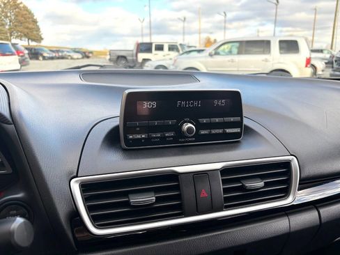 Used 2014 MAZDA MAZDA3 i Sport image 19