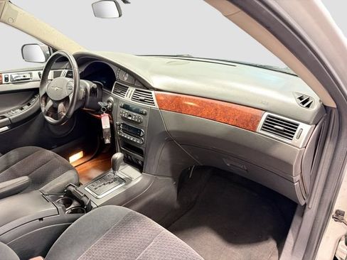 Used 2005 Chrysler Pacifica Touring FWD image 25