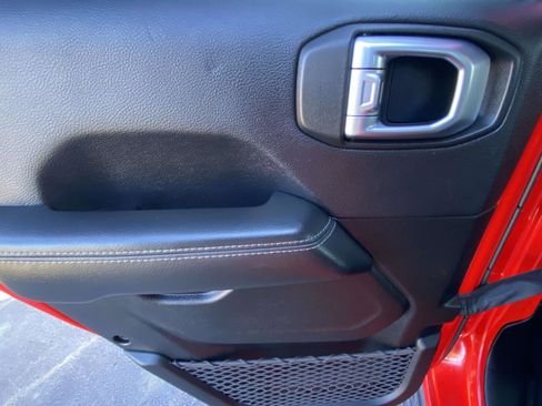 Used 2020 Jeep Gladiator Overland w/ Trailer Tow Package image 13