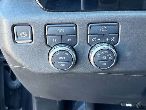 Used 2024 GMC Sierra 1500 Elevation image 10