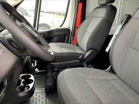New 2024 RAM ProMaster 2500 w/ Convenience Group image 8