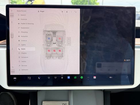 Used 2022 Tesla Model S image 24