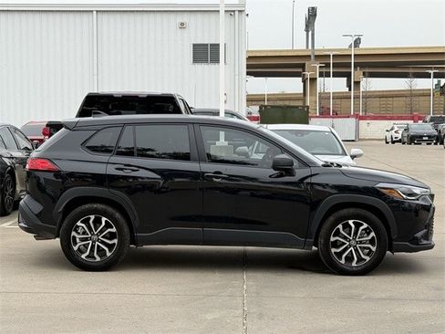 Used 2023 Toyota Corolla Cross S image 3