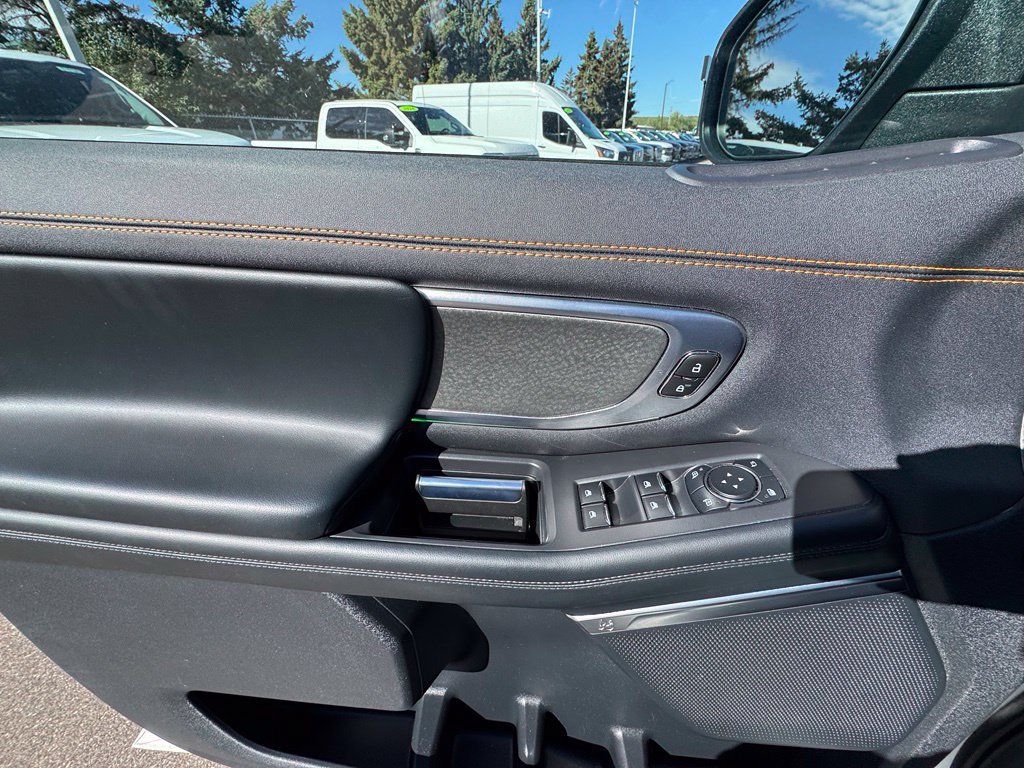 Used 2025 Ford Expedition Tremor AWD/4WD image 15