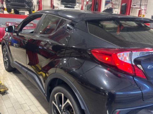 Certified 2021 Toyota C-HR XLE image 8