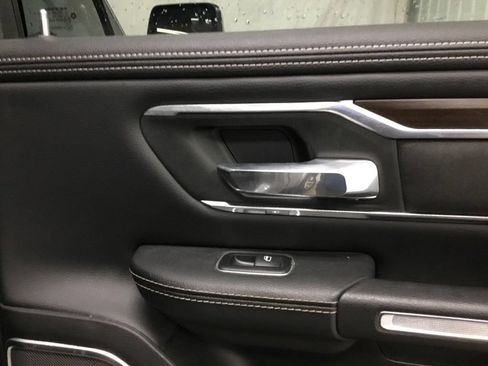 Used 2022 RAM 1500 Laramie AWD/4WD image 18