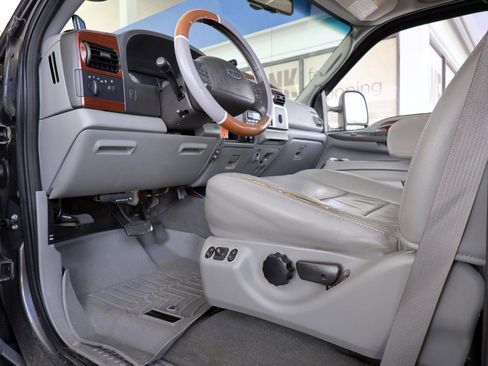 Used 2006 Ford F250 Lariat RWD image 32