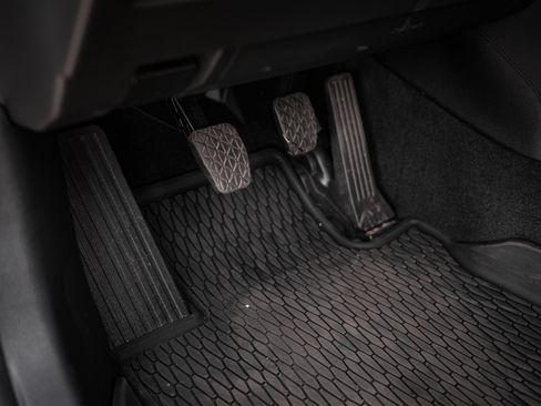 Certified 2025 MAZDA MAZDA3 2.5 S Hatchback w/ Premium Pkg image 16