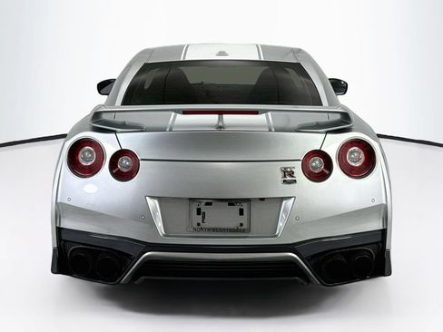 Used 2020 Nissan GT-R Premium AWD/4WD image 6