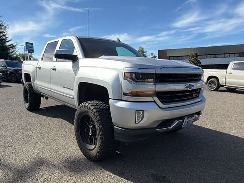 Used 2018 Chevrolet Silverado 1500 LT w/ All Star Edition AWD/4WD image 3
