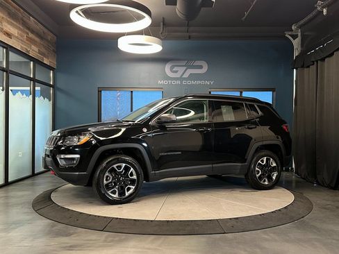 Used 2018 Jeep Compass Trailhawk w/ Leather Interior Group AWD/4WD image 7