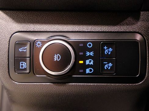 Used 2024 Ford Escape SE image 32