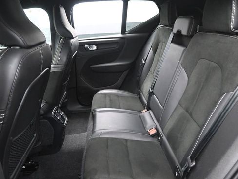 Used 2022 Volvo XC40 P8 Recharge Plus AWD/4WD image 22