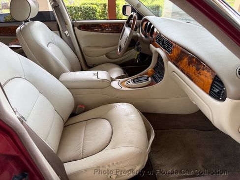 Used 1999 Jaguar XJ8 L RWD image 12