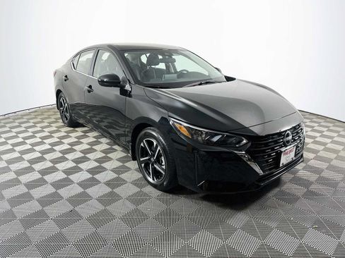 Used 2025 Nissan Sentra SV FWD image 3