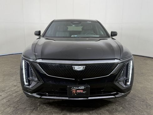 Used 2024 Cadillac Lyriq Sport AWD/4WD image 2