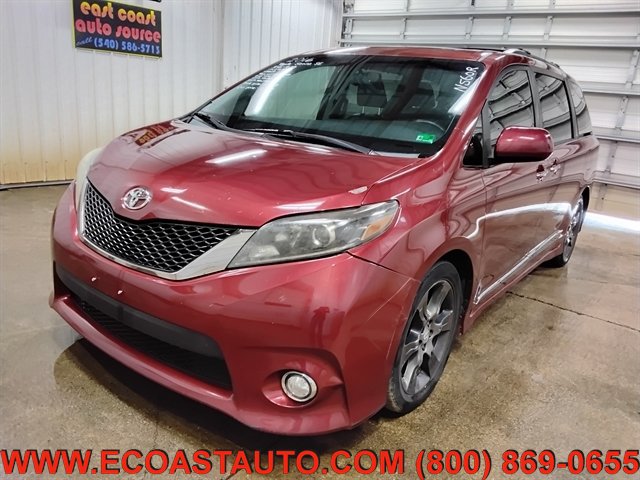 Used 2016 Toyota Sienna SE w/ SE Preferred Package FWD image 4