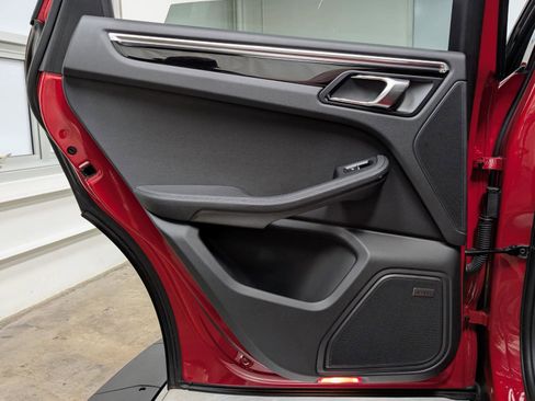 Used 2024 Porsche Macan w/ Premium Plus Package image 16