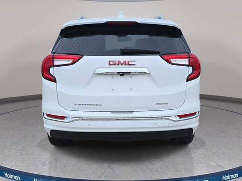 Used 2024 GMC Terrain Denali w/ Denali Premium Package AWD/4WD image 7