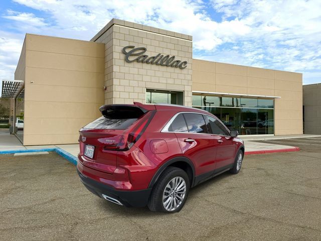 Certified 2024 Cadillac XT4 Premium Luxury w/ Technology Package FWD image 8
