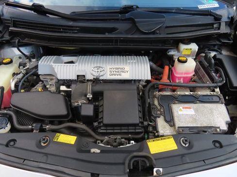 Used 2010 Toyota Prius Three image 30