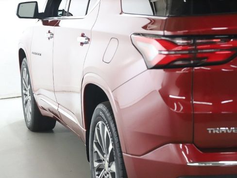 Used 2023 Chevrolet Traverse Premier w/ LPO, Floor Liner Package AWD/4WD image 42