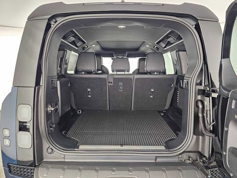 New 2026 Land Rover Defender 110 OCTA image 15