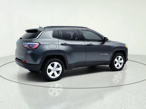 Used 2018 Jeep Compass Latitude w/ Popular Equipment Group AWD/4WD image 6