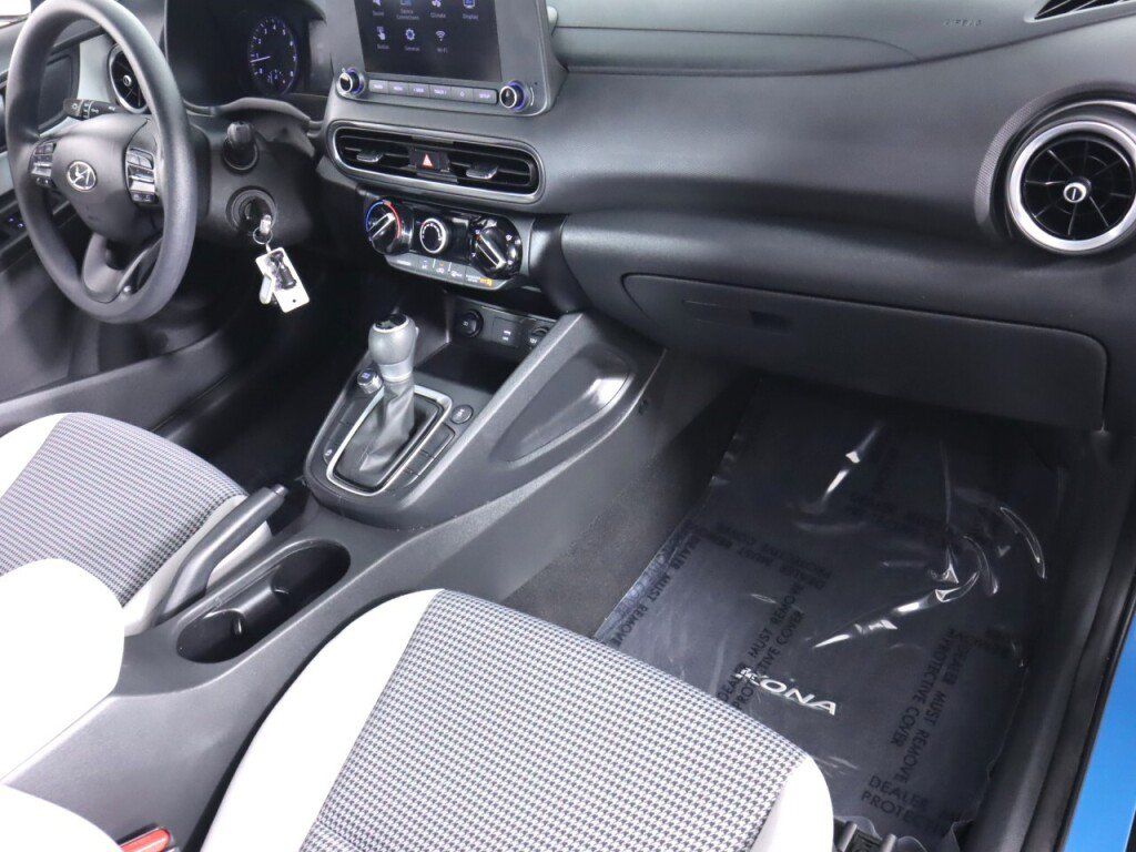 Used 2023 Hyundai Kona SE AWD/4WD image 40