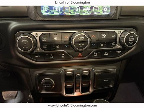 Used 2021 Jeep Gladiator Willys image 20